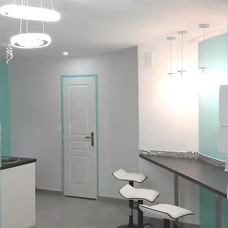Stade Plage Prado Apartment *